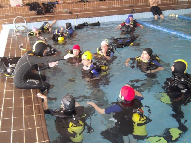  Listening to lessons in confined waters 