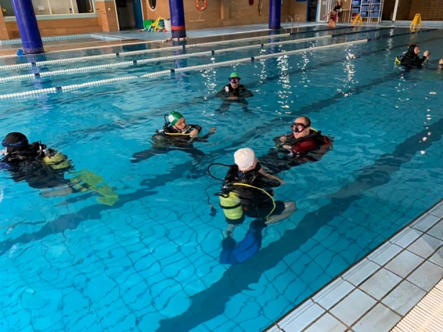  Diving exercises in the water 