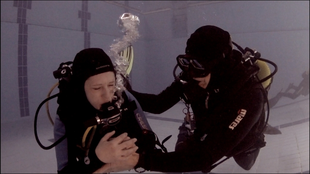 Pool diving immersion 