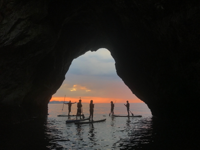 Paddle surf al atardecer en Llanes
