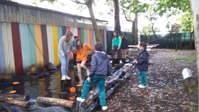  Les enfants s'amusent 