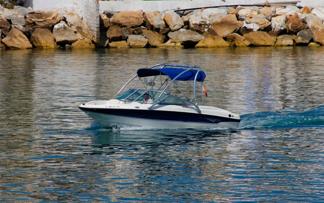 5-passenger boat 
