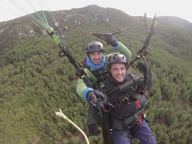  paragliding flight in the countryside 