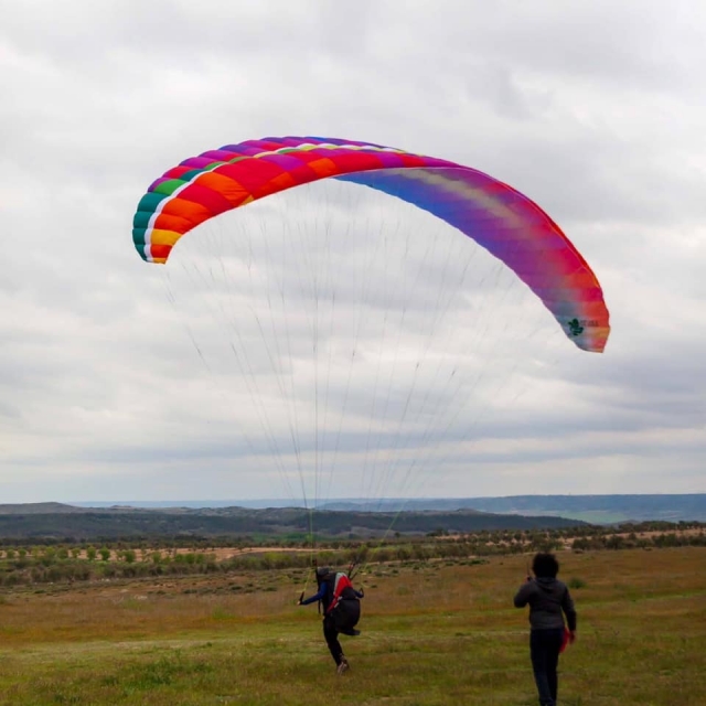  Decolando em seu primeiro voo de parapente 