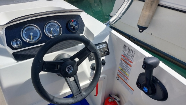  Segeln Sie in unserem Bayliner durch die Herradura 