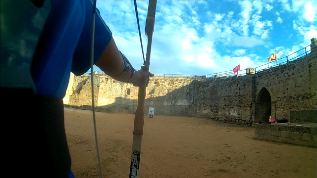  尝试射箭 