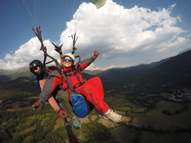  15-minütiger Flug mit Gleitschirmfliegen durch Benasque 