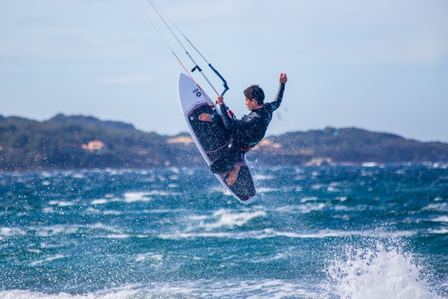  Learning the techniques on the kitesurf board