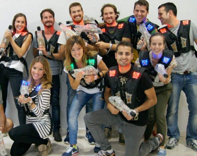  Célébration avec combat laser 