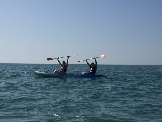 Sal a navegar por Tamarit en kayak