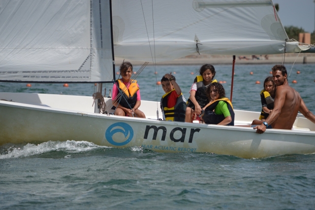 Jovenes a bordo