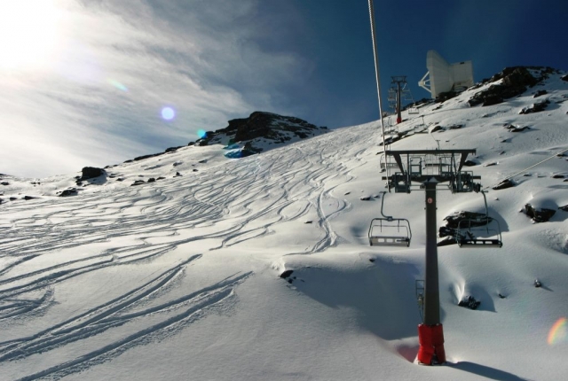 Pista de esquí lista para los amantes de los deportes de invierno