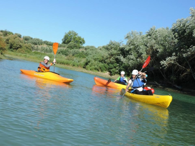  kayak on the lake 