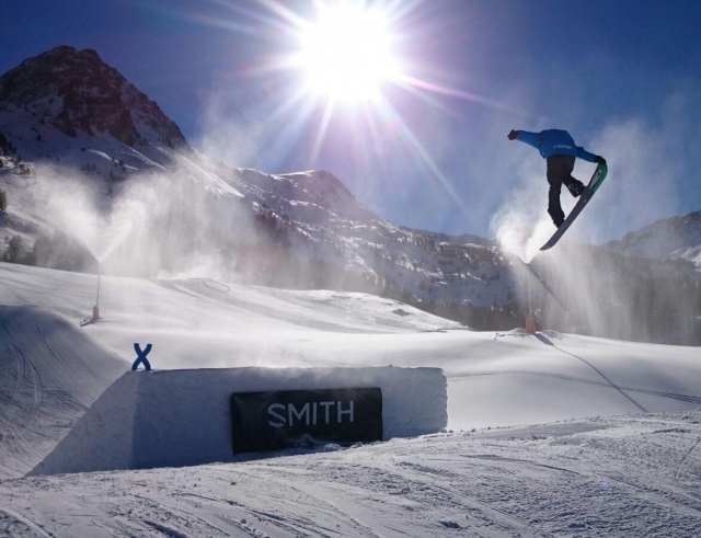  Acrobaties de snowboard 