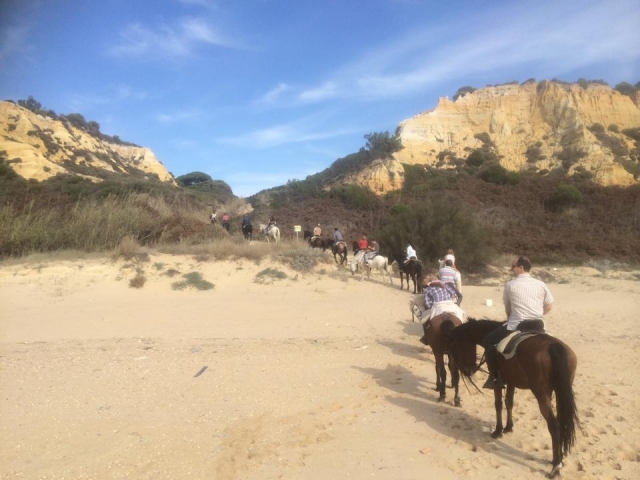  On horseback towards the dunes 