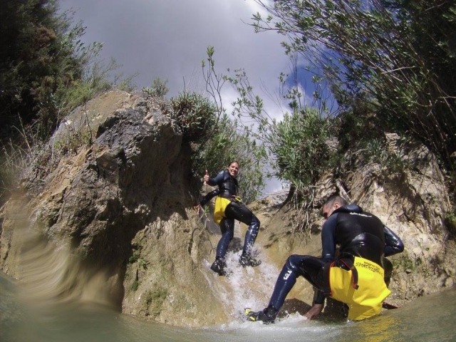 Mojandonos en el barranco