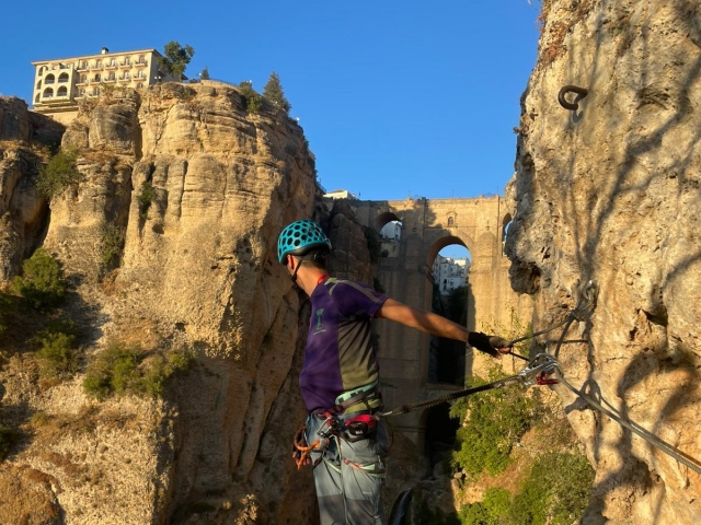 通过Ferrata del Tajo de Ronda 