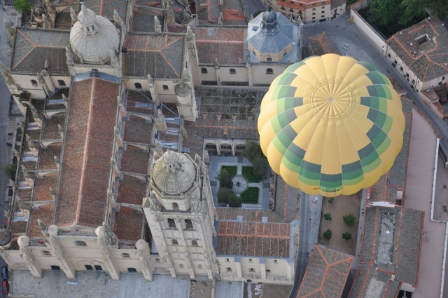 Globe Flying the City 
