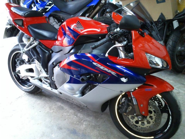  Honda CBR 1000RR Fireblade 