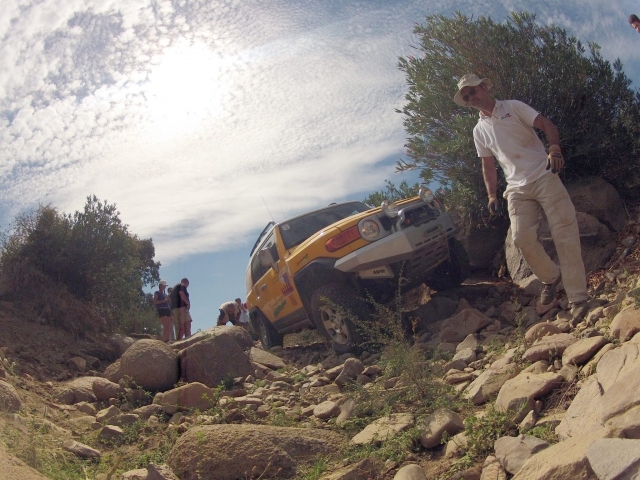  Buggy between the rocks 
