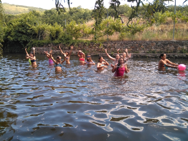Chapuzón en la piscina natural de La Vera