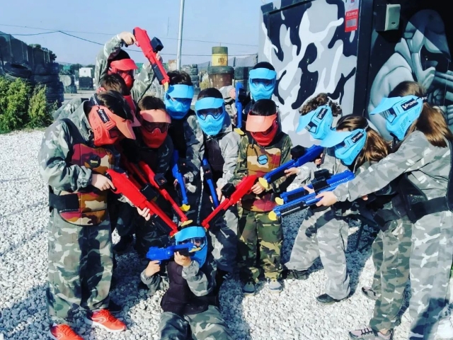  Children's paintball with adapted markers 