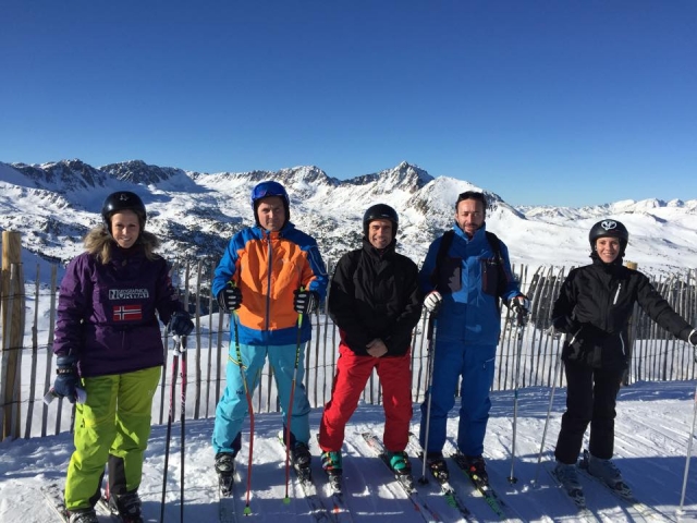  Gruppo di sciatori 