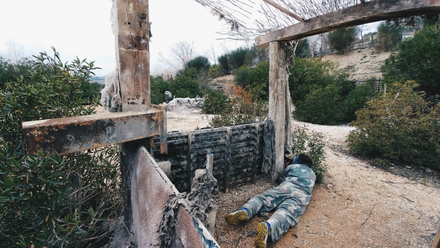 从地面射击 