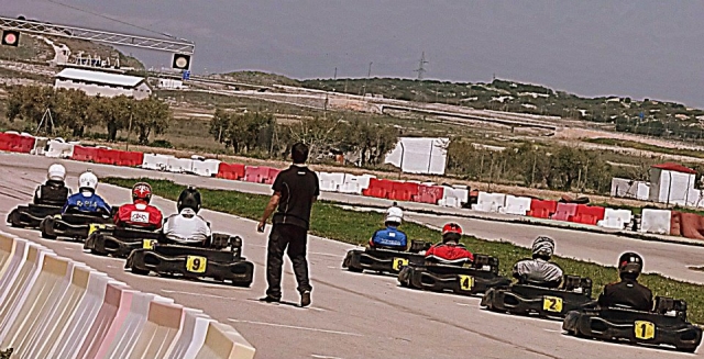  Com os karts 