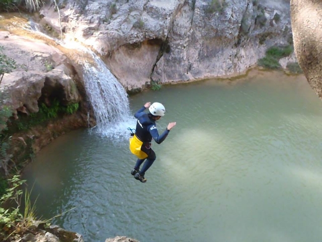  Saltando nel burrone