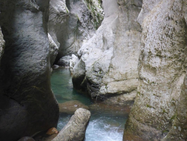  Pools of crystal clear waters in the ravines of Huesca