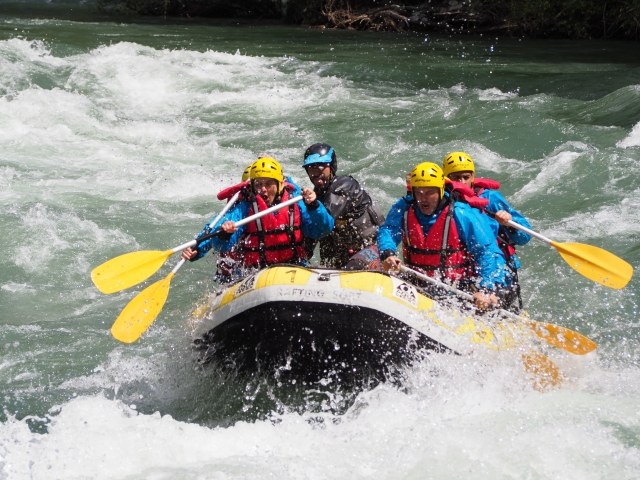  Einen Rafting-Tag genießen 