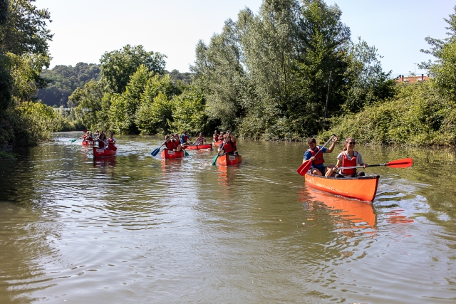 Canoas de dos y tres plazas para vivir una experiencia en canoa