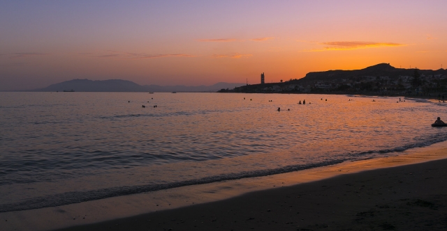Paseo en barco al atardecer