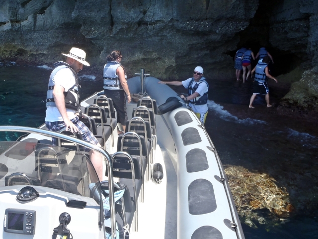 Descubre cuevas marinas
