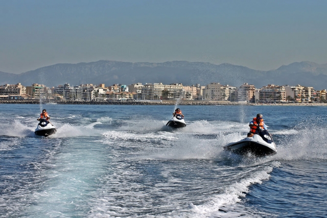  Auf einem Motorrad in Palma 