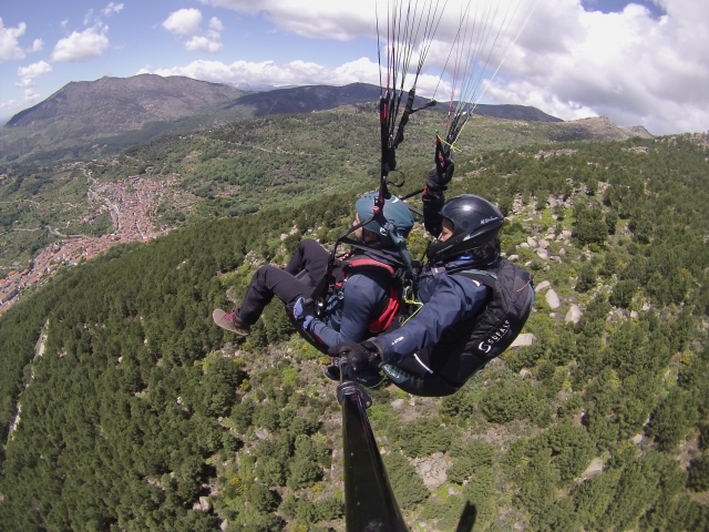 Gleitschirmflug in Ávila 