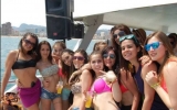 Fête en bateau sur la plage de Gandía samedi après-midi