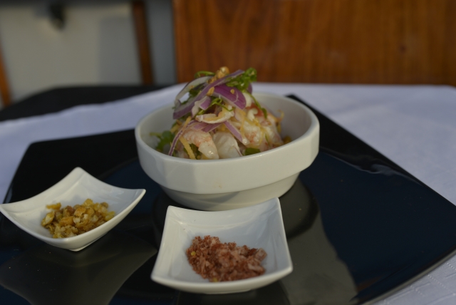 享受我们的菜肴 