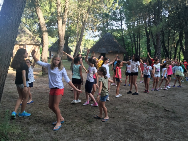  Morning dance 