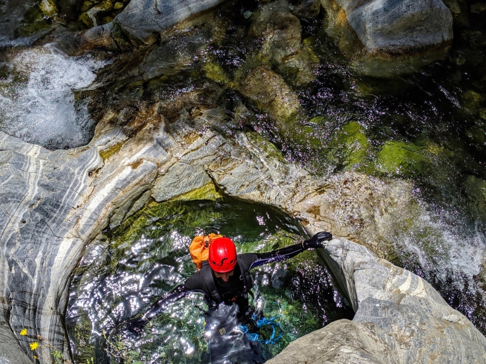  Canyoning descent in Lentegí