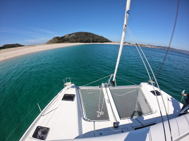 Catamaran a las Islas Cies