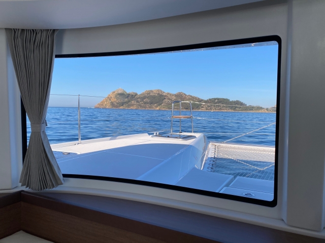 Vistas desde el interior del catamaran