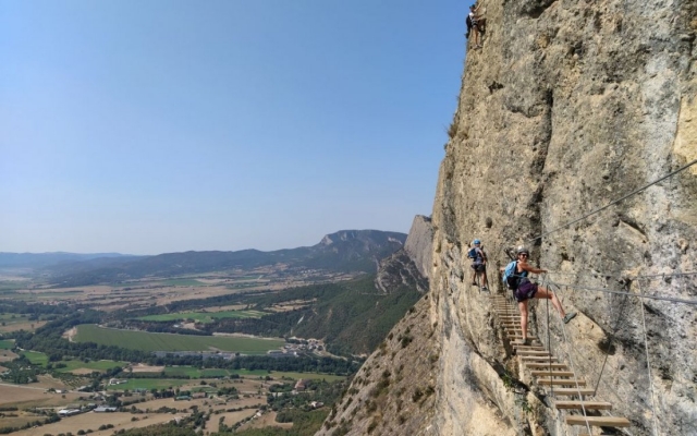 Passagem pelas pontes da via ferrata 