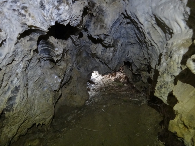  Cathole dans la grotte 