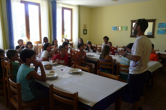 Comedor del campamento en Cantabria