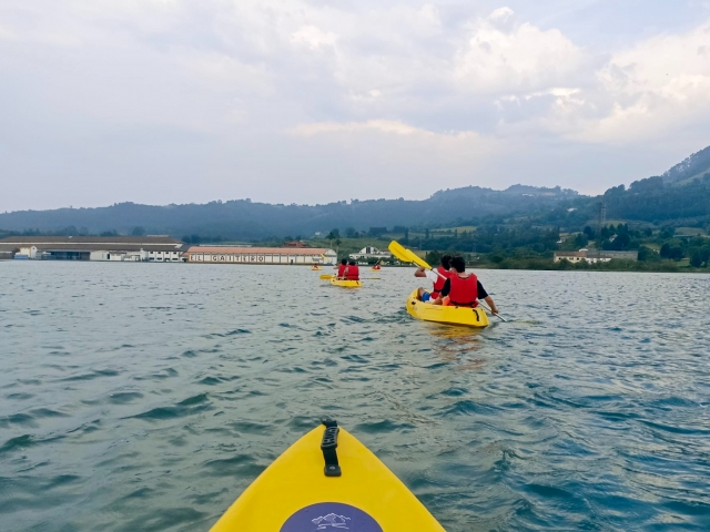  Paddling through the Villaviciosa Estuary 