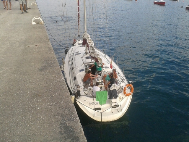 velero atracado