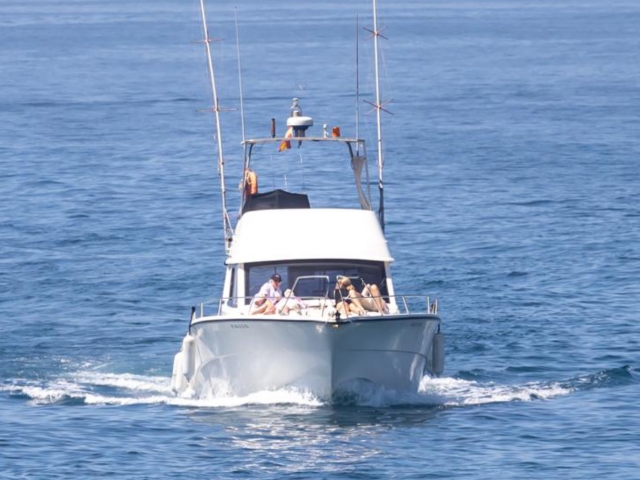 Tomando el sol en el barco