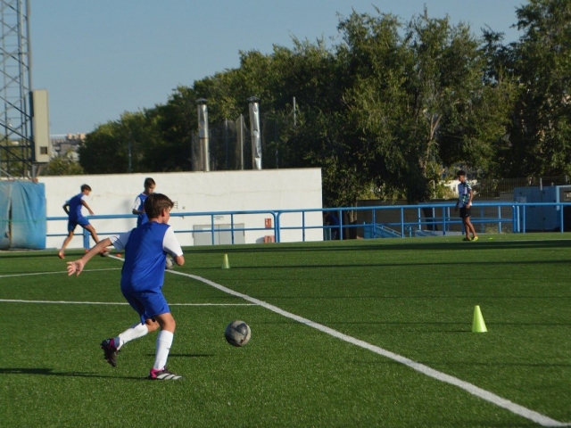  Gioca a calcio con i tuoi amici a madris 